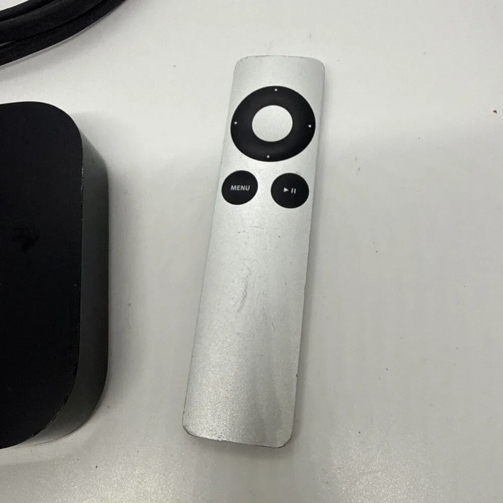 Apple TV 3rd Gen A1469 HD Media Streamer Streaming Box, Power Cord & Remote